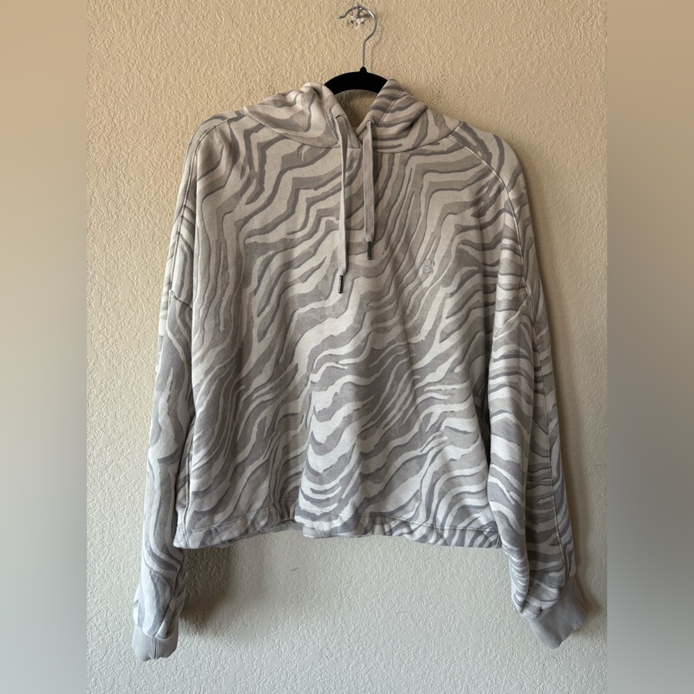 Sweaty Betty Essentials Hoodie Zebra Pullover Boxy Cropped Sweatshirt, XXL Gray - Picture 4 of 10